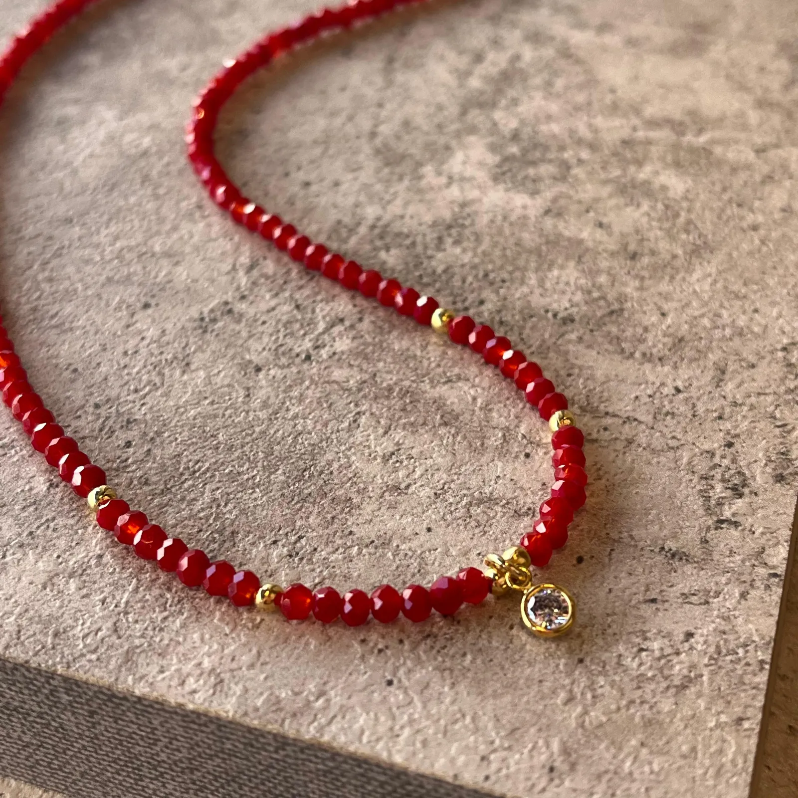 Collar Holi Rojo