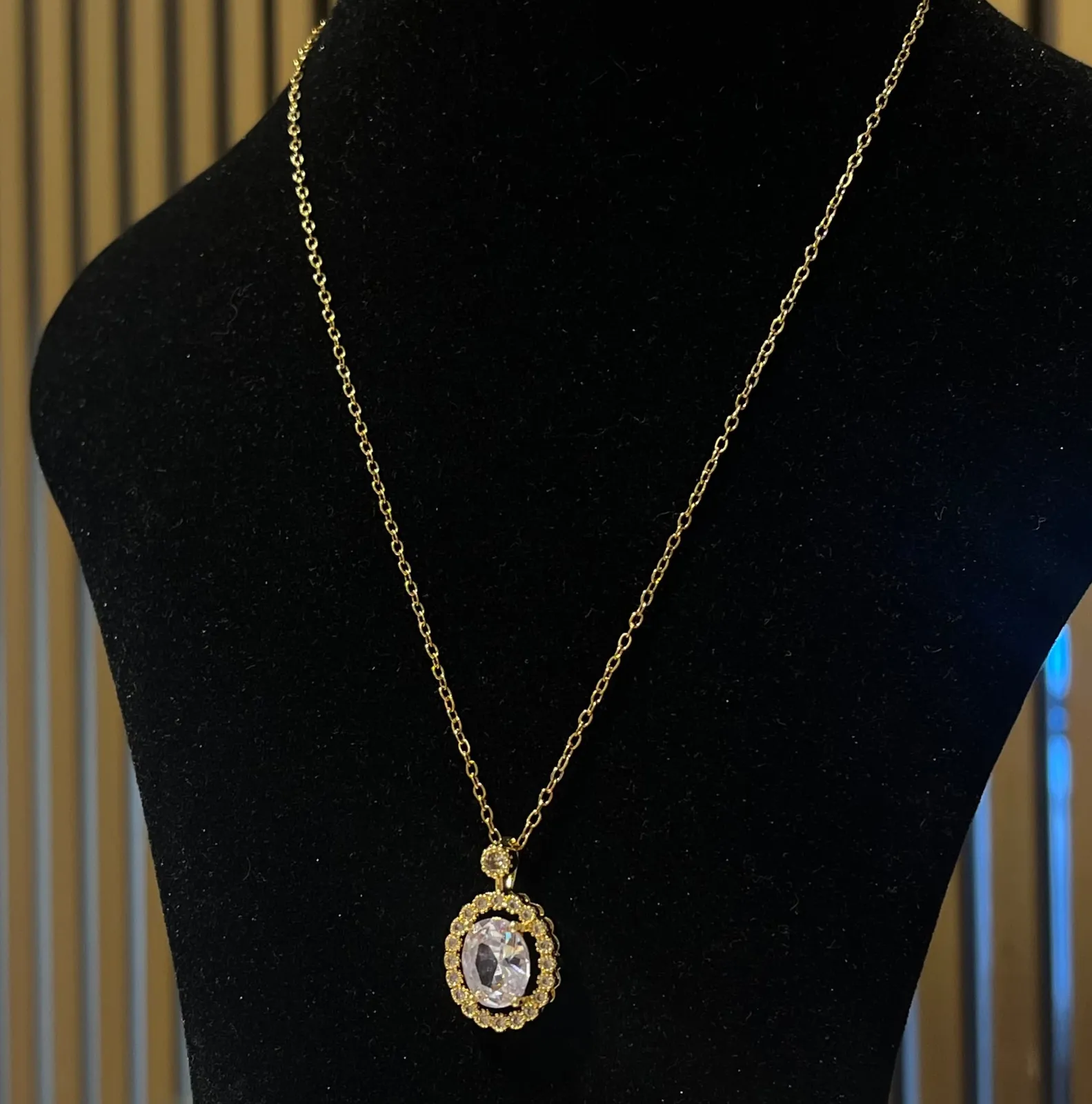 Collar Gota